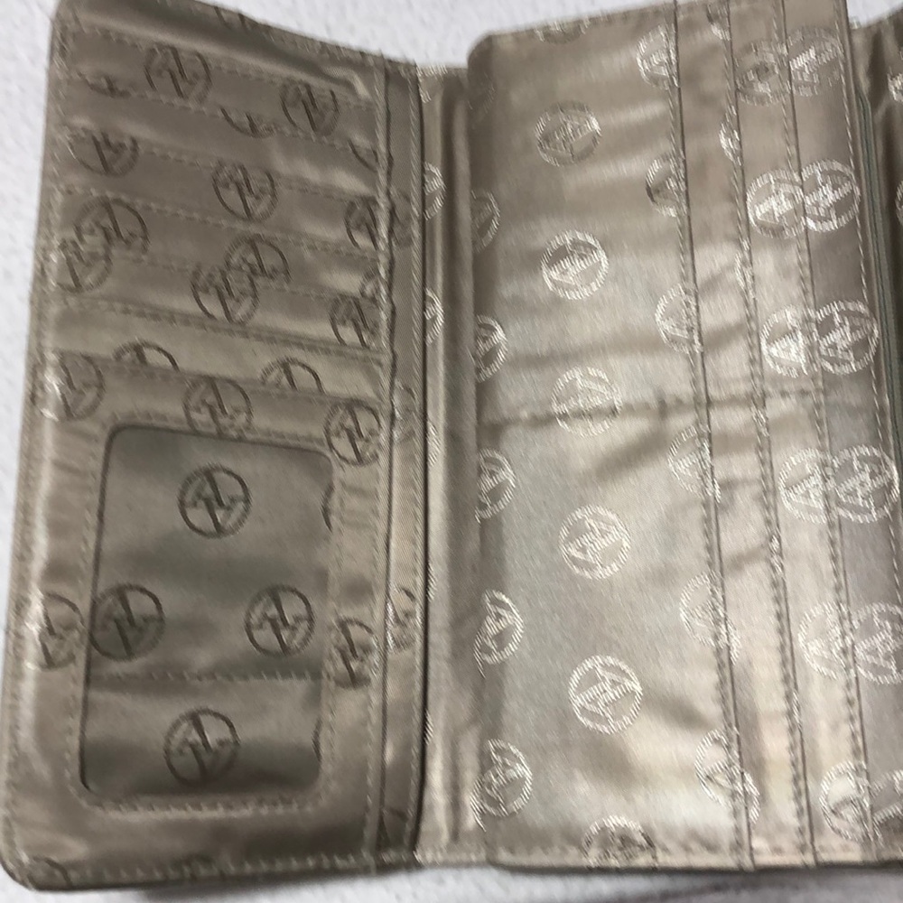 FREE W/30. PURCHASE ADRIENNE VITTADINI WALLET - Picture 2 of 8